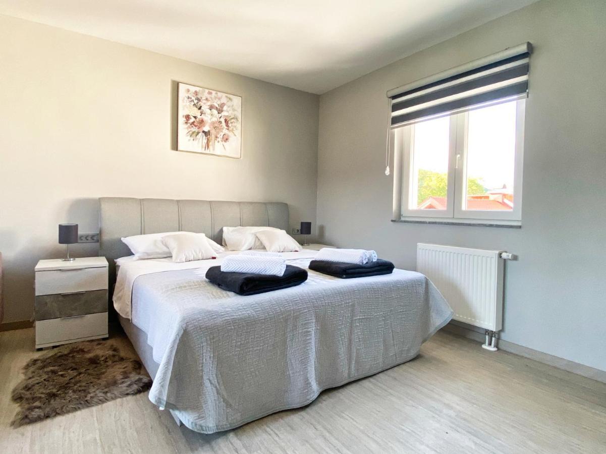 Apartmani Fenestra 오토칵 외부 사진