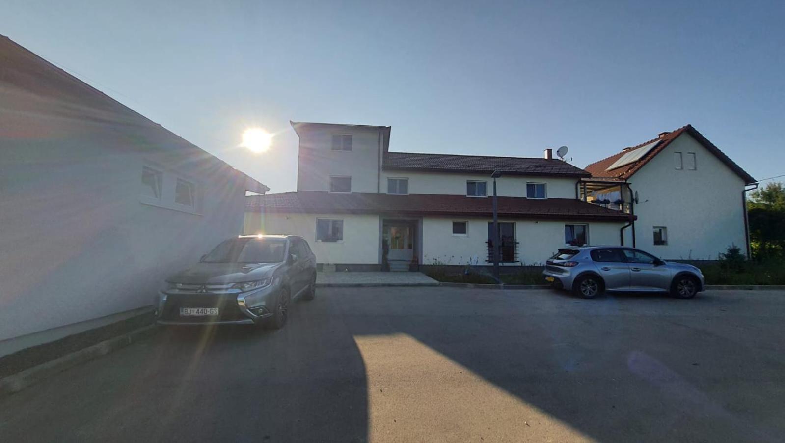 Apartmani Fenestra 오토칵 외부 사진